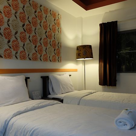 Issara House Bangkok Hotel Kültér fotó