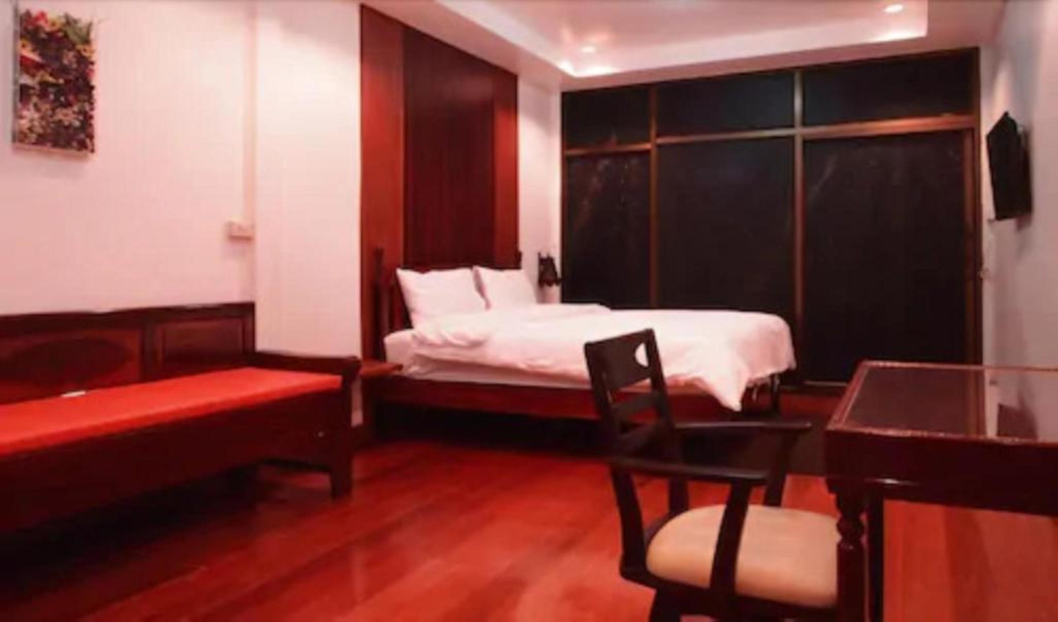 Issara House Bangkok Hotel Kültér fotó