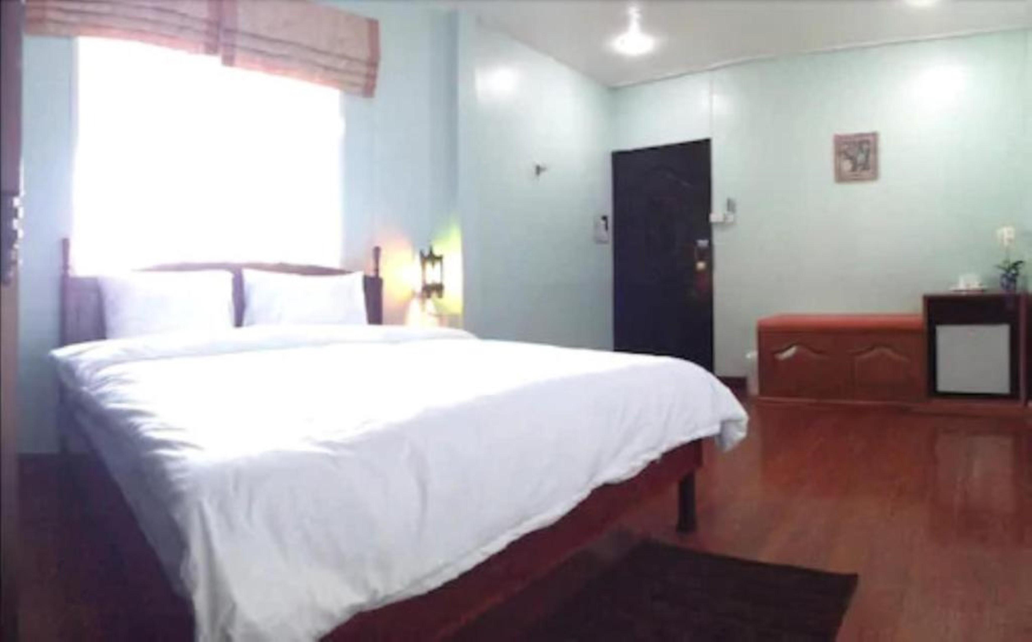 Issara House Bangkok Hotel Kültér fotó