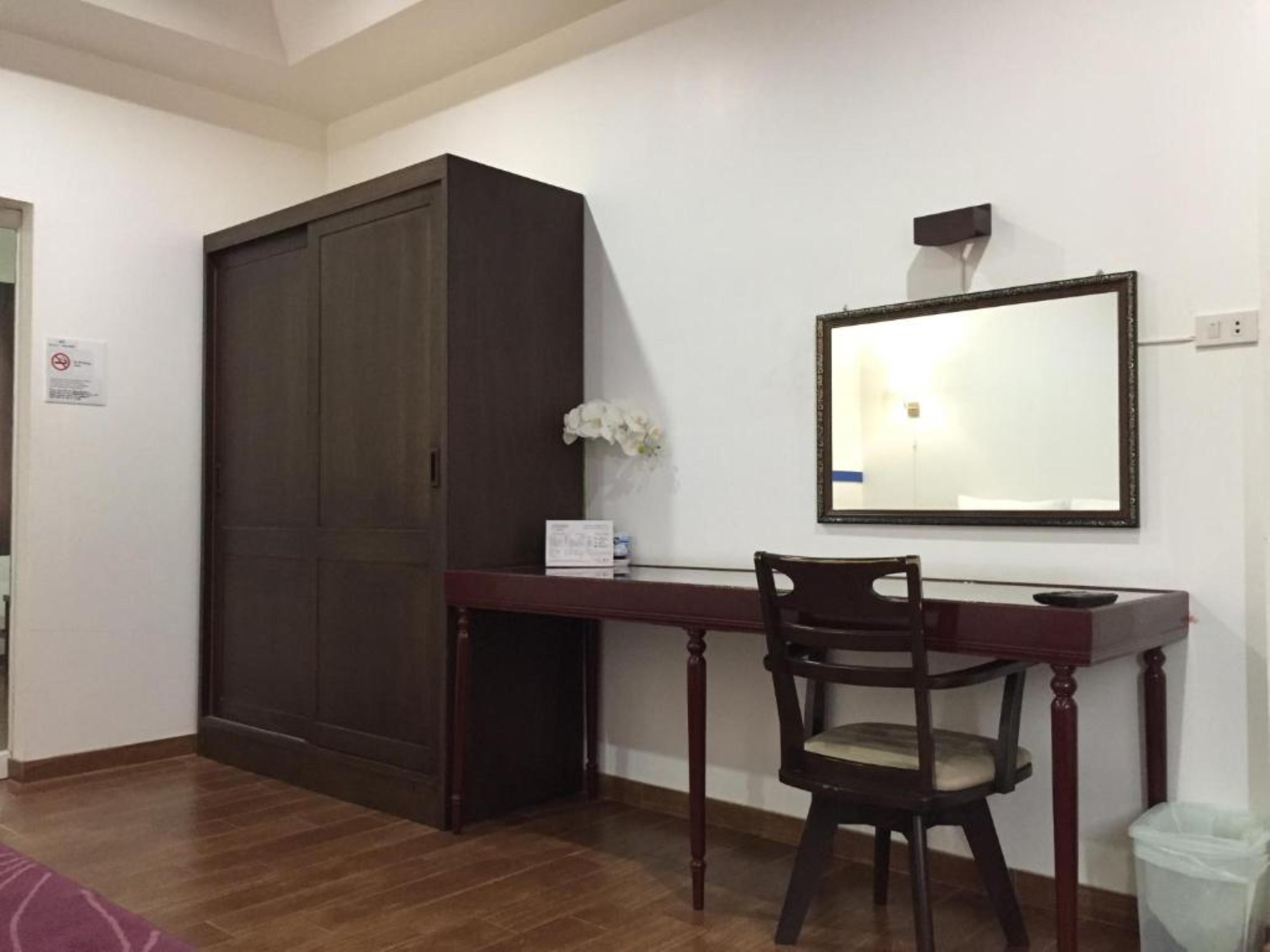 Issara House Bangkok Hotel Kültér fotó